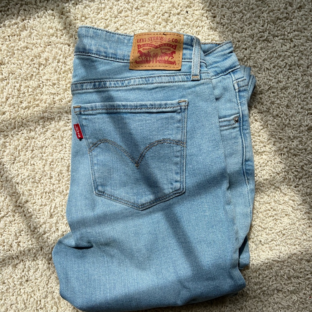 Levi 711 Skinny Jean